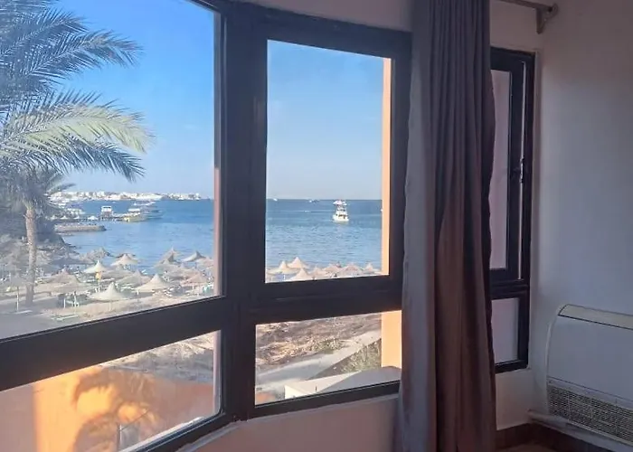 Alia Apartment *